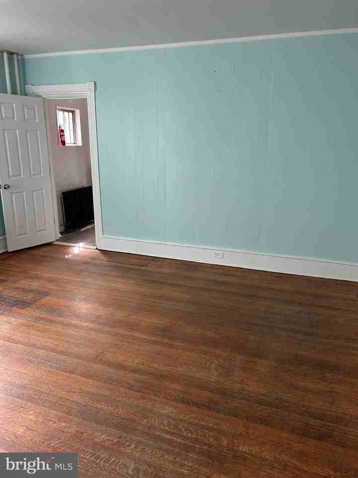 428 Middlesex St - Photo 4 of 4