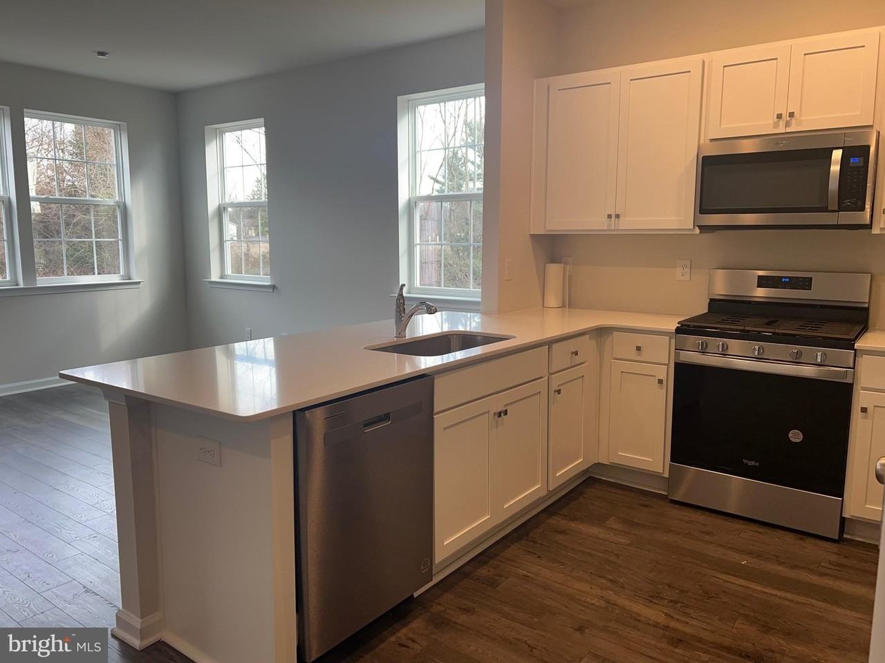 125 Mazzeo Dr - Photo 5 of 20