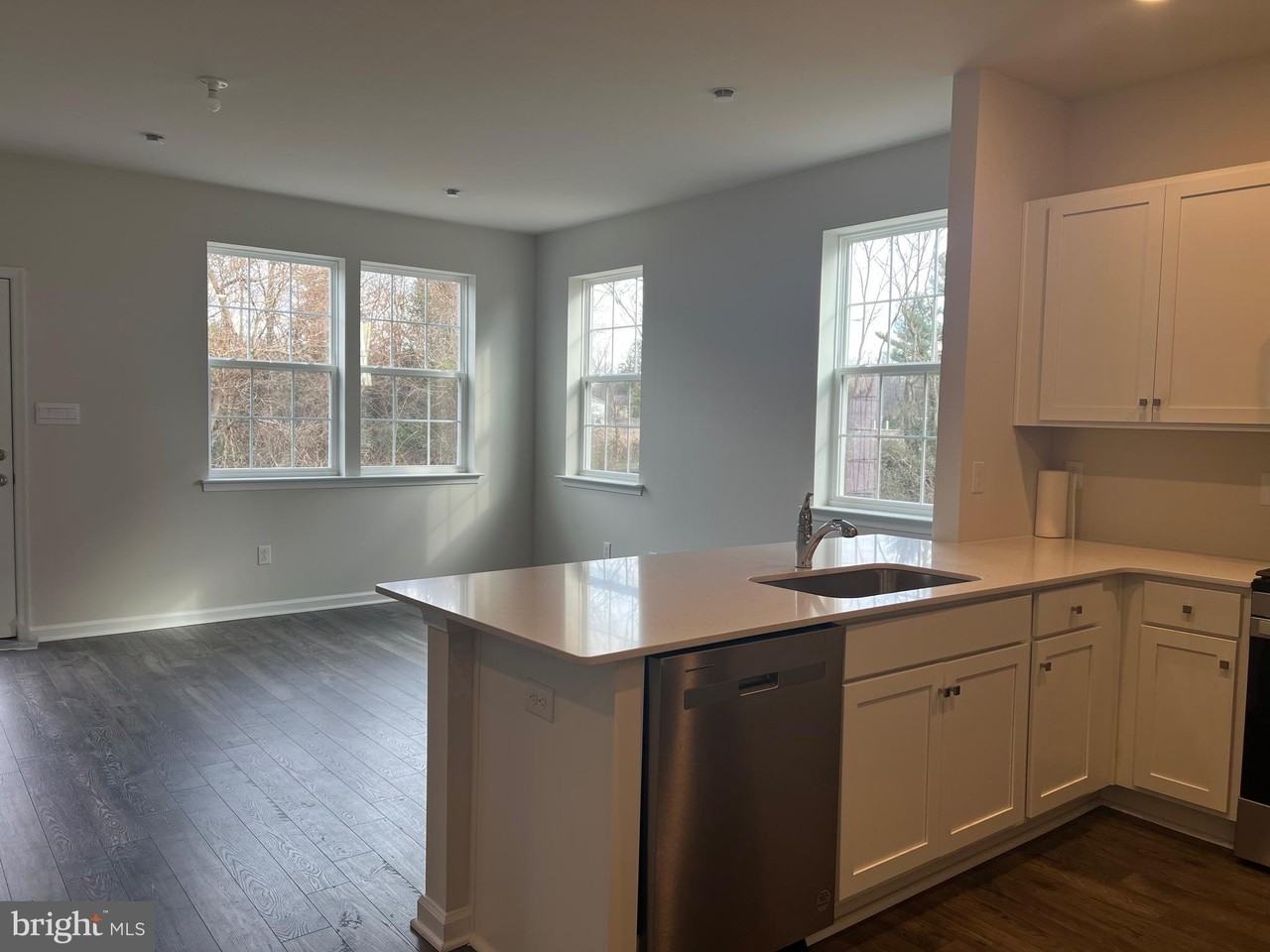 125 Mazzeo Dr - Photo 6 of 20