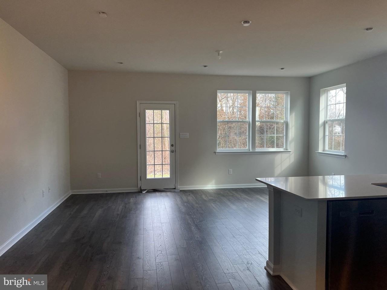 125 Mazzeo Dr - Photo 7 of 20