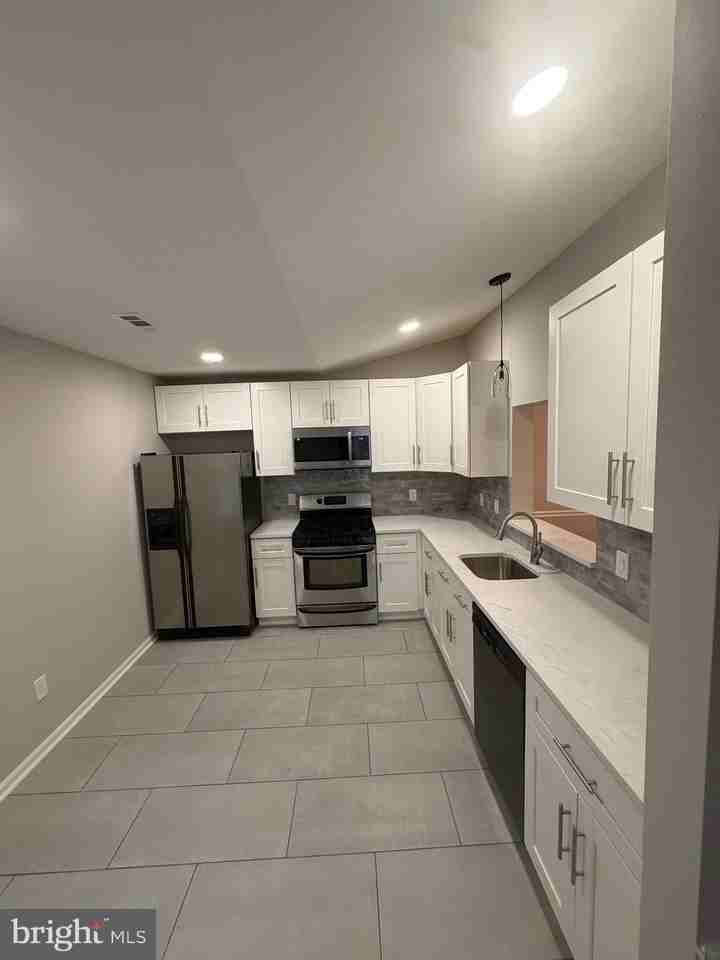 514 Cedar Hollow Dr - Photo 3 of 23