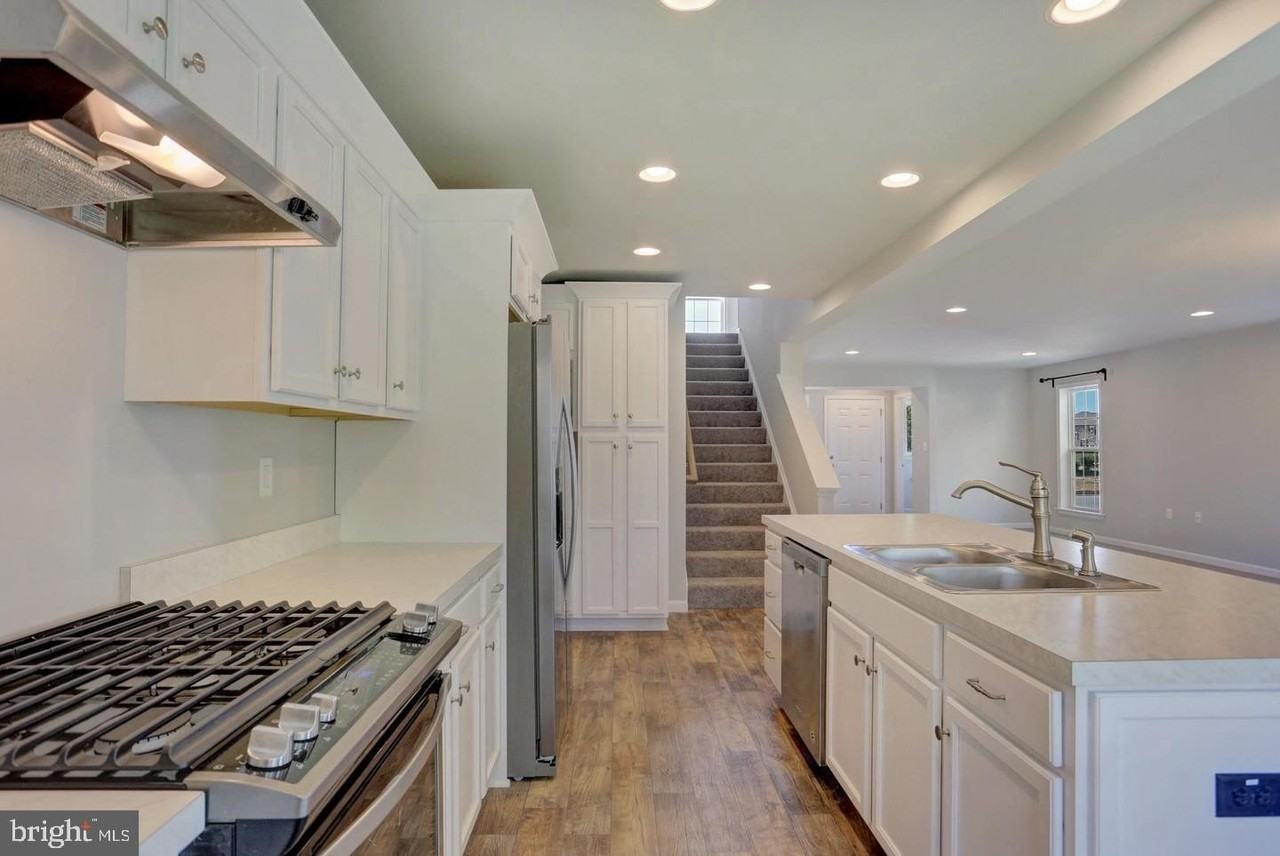 90 Hoke Farm Way - Photo 4 of 31