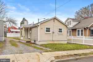 featured image of 218 Lafayette St