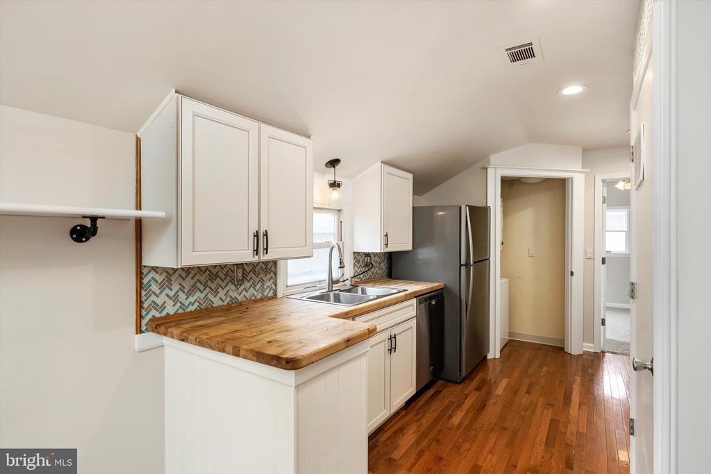 218 Lafayette St - Photo 2 of 18