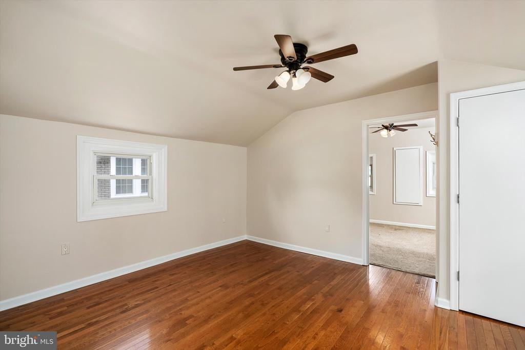 218 Lafayette St - Photo 5 of 18