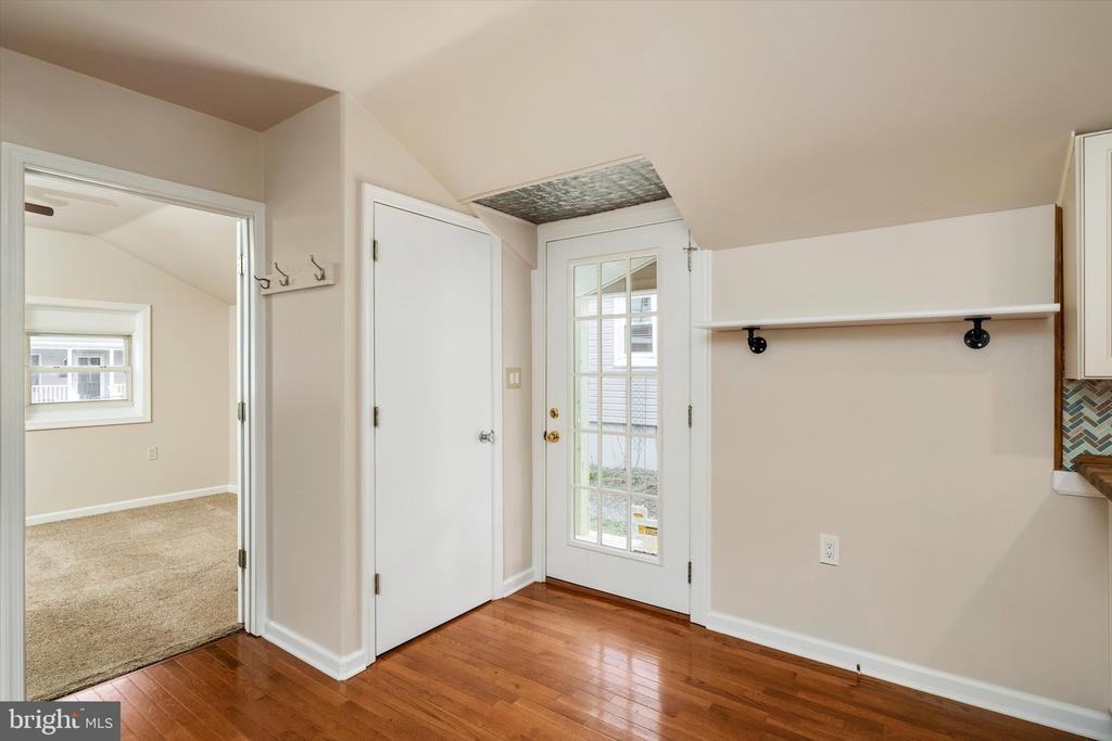 218 Lafayette St - Photo 6 of 18