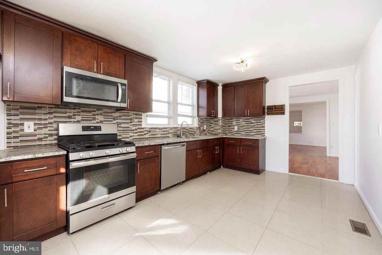 608 Bethel Ave - Photo 4 of 28