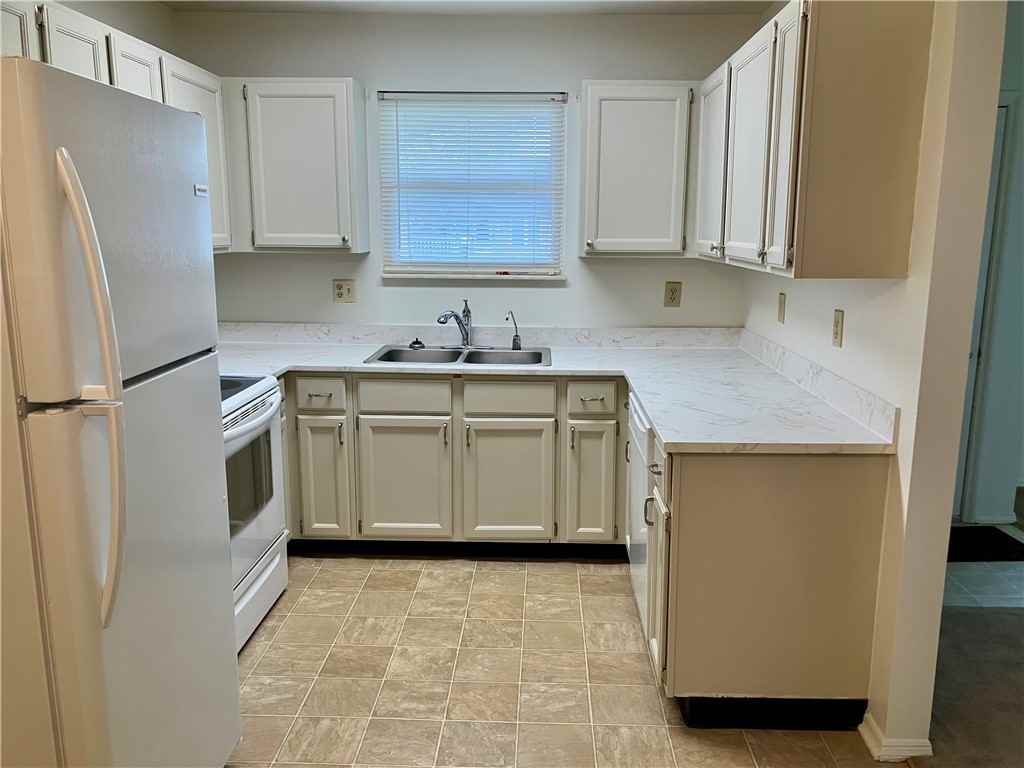 6240 Beacon Tree Ct - Photo 2 of 15