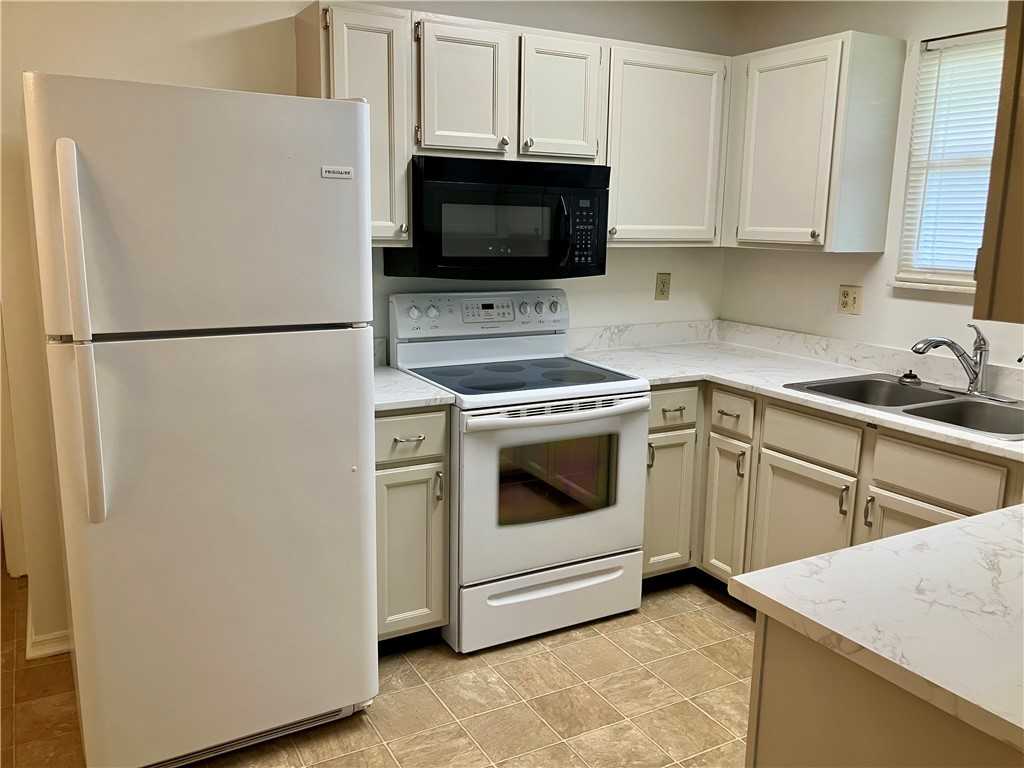 6240 Beacon Tree Ct - Photo 3 of 15