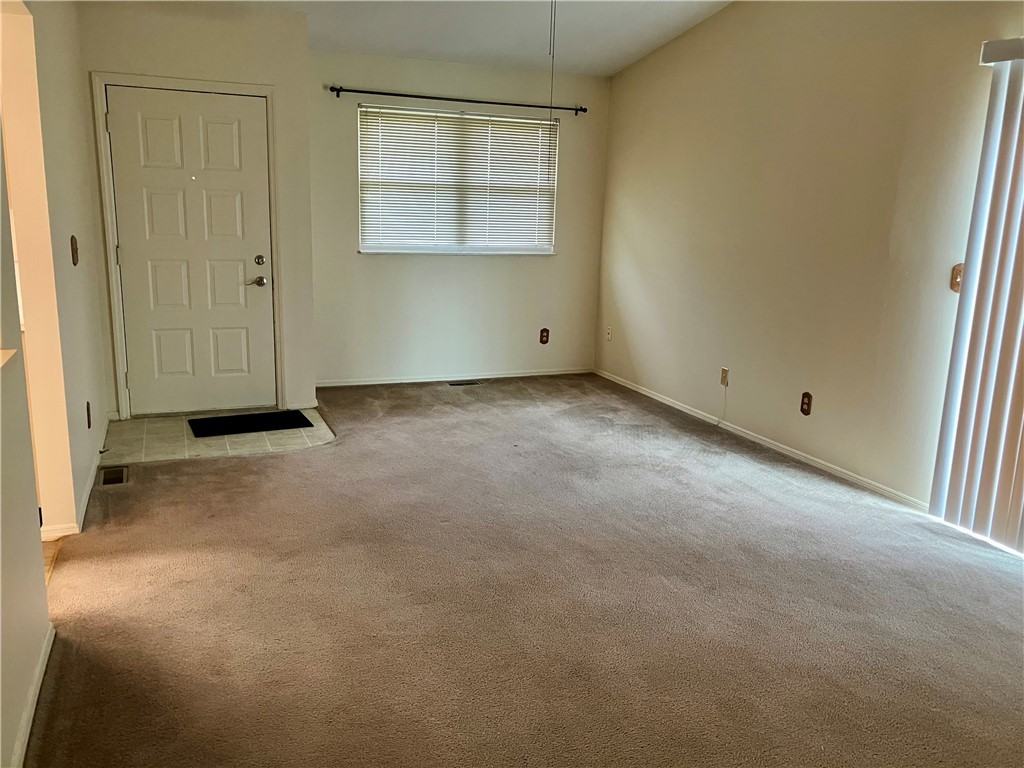 6240 Beacon Tree Ct - Photo 5 of 15