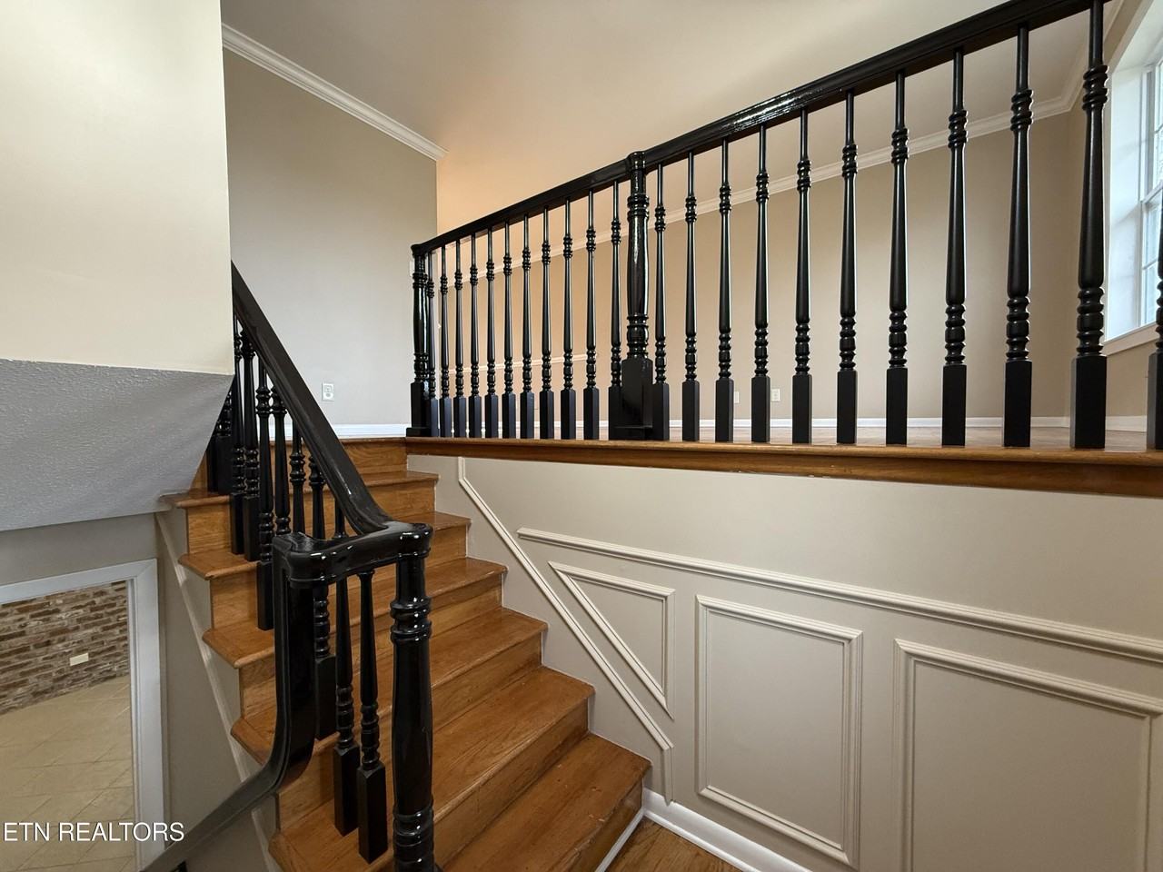 220 Brampton Rd - Photo 4 of 29
