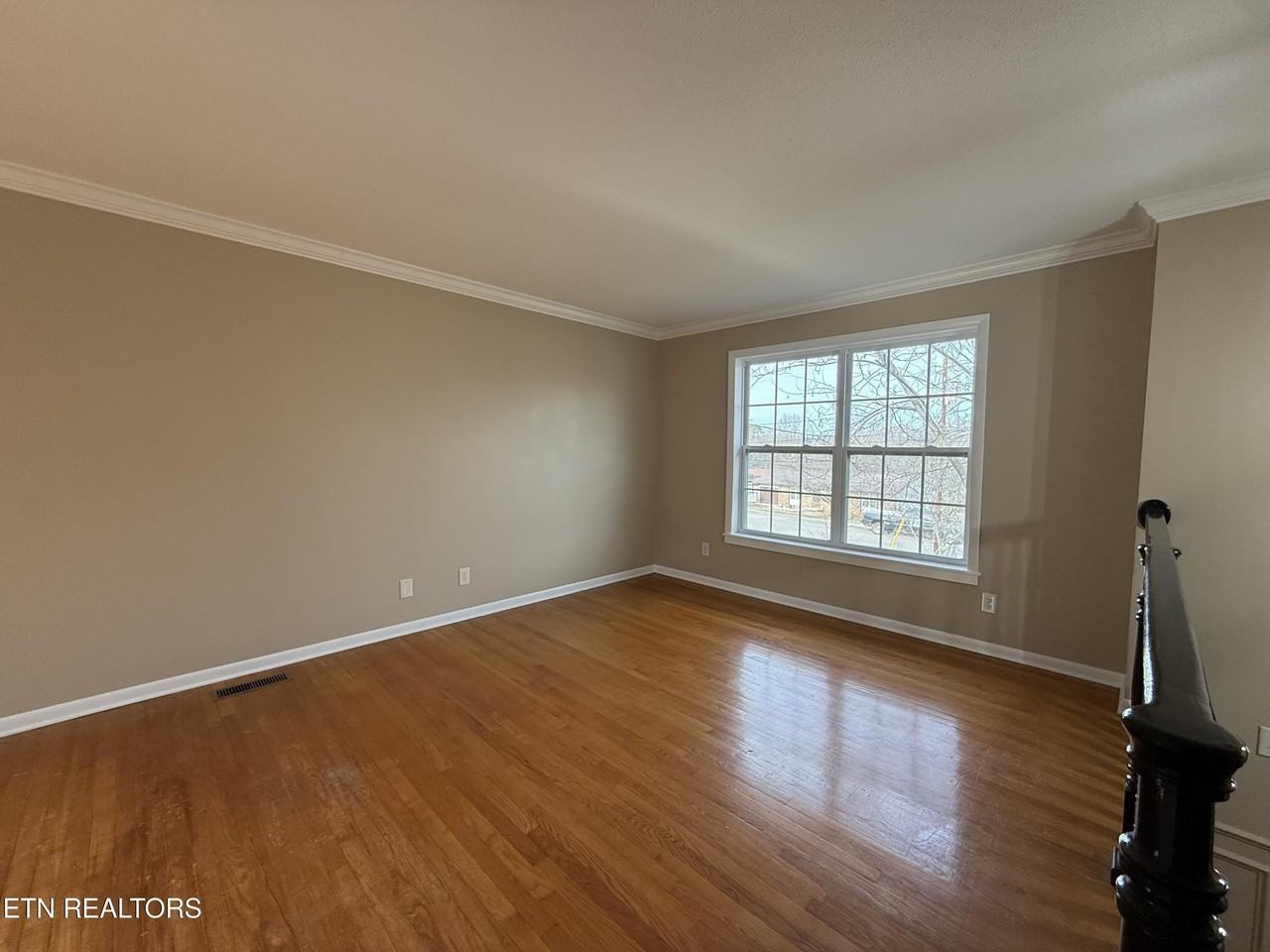 220 Brampton Rd - Photo 5 of 29