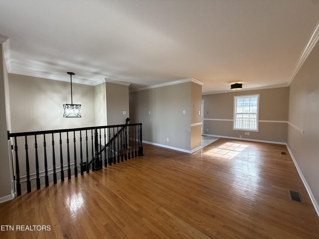 220 Brampton Rd - Photo 6 of 29