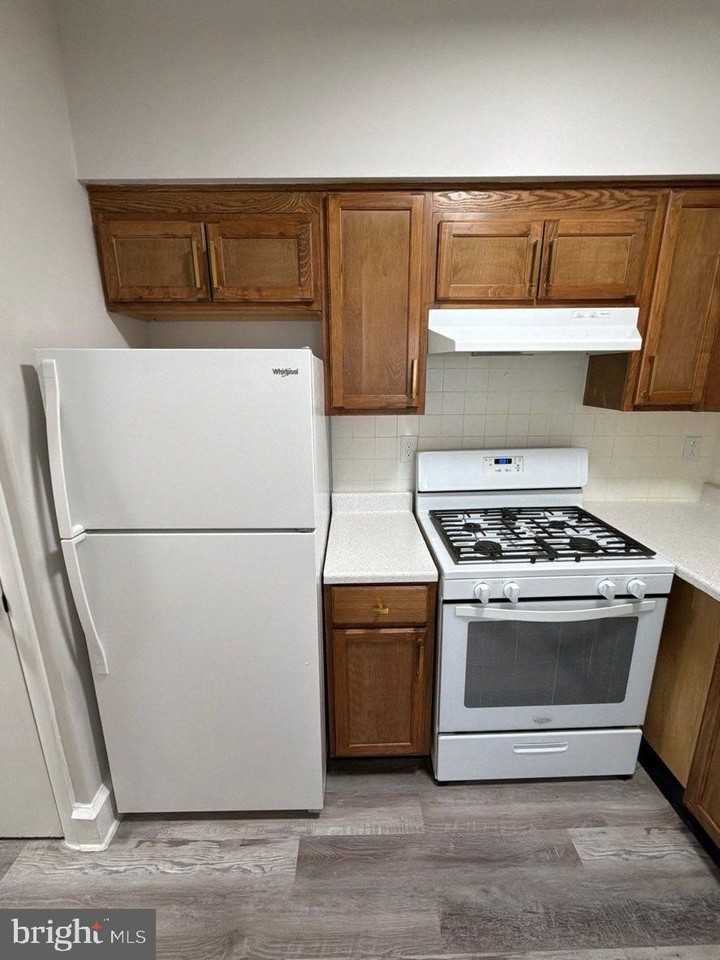 7092 Forrest Ave Apt 103 - Photo 3 of 7