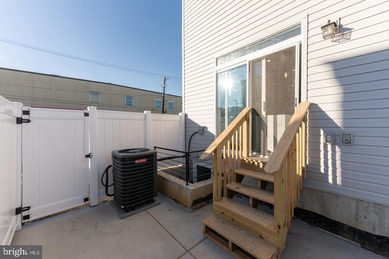 1903 N Philip St - Photo 3 of 13