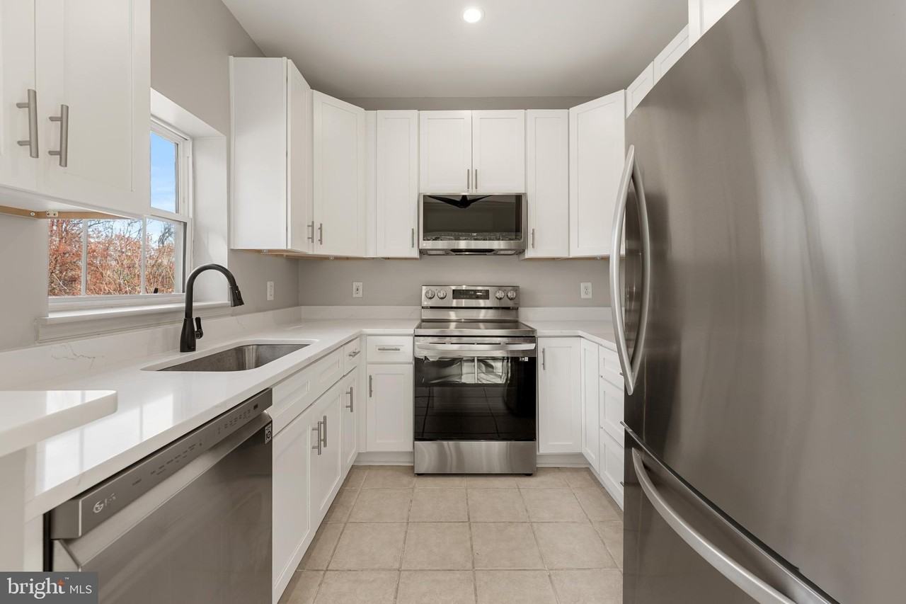 4560 Strutfield Ln Apt 1311 - Photo 4 of 34