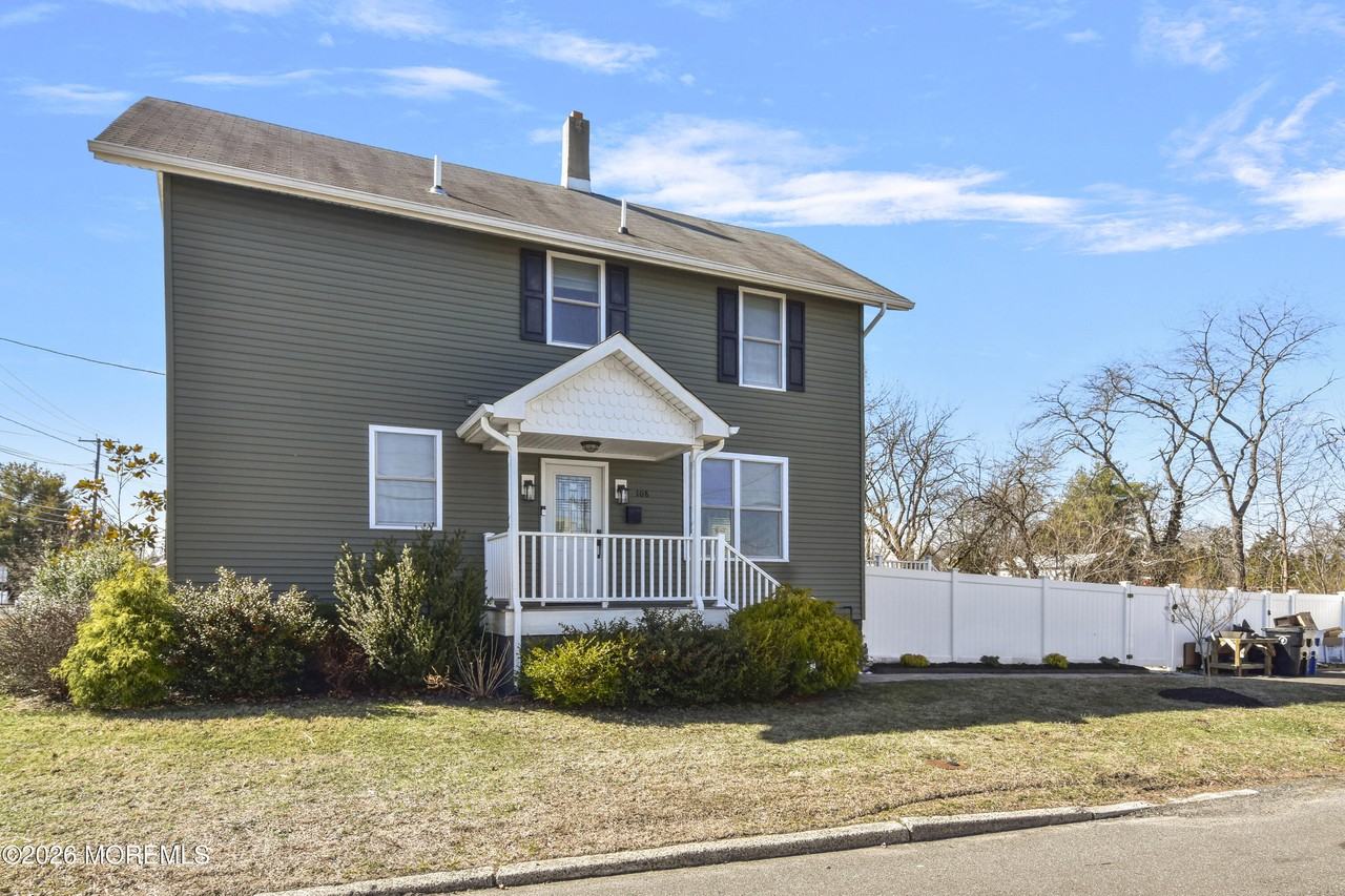 108 Morris Ave - Photo 2 of 29