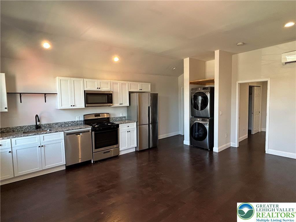 740 W Berwick St ##3 - Photo 5 of 10