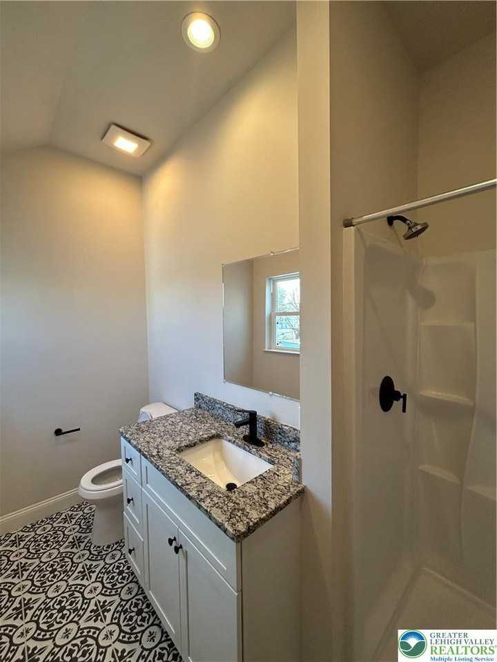 740 W Berwick St ##3 - Photo 7 of 10
