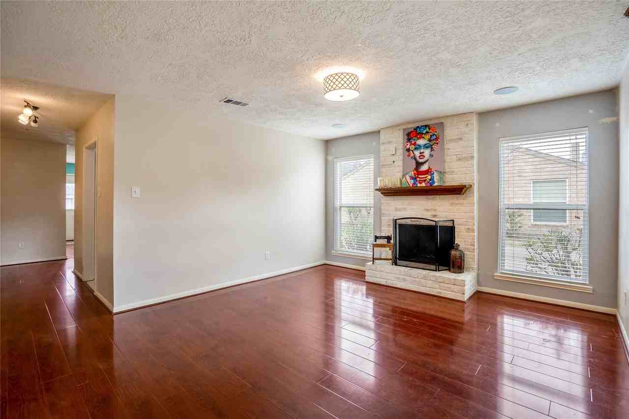 11817 Southlake Dr - Photo 4 of 21