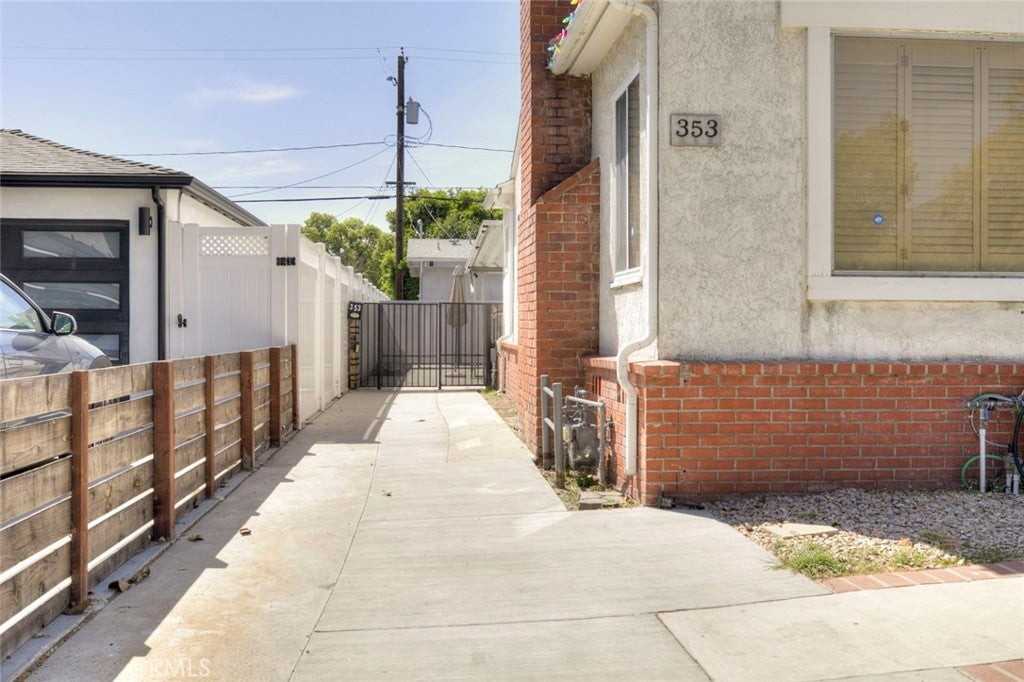 353 N Mariposa St - Photo 2 of 24