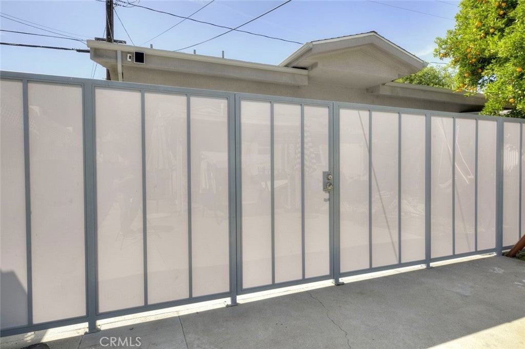 353 N Mariposa St - Photo 4 of 24