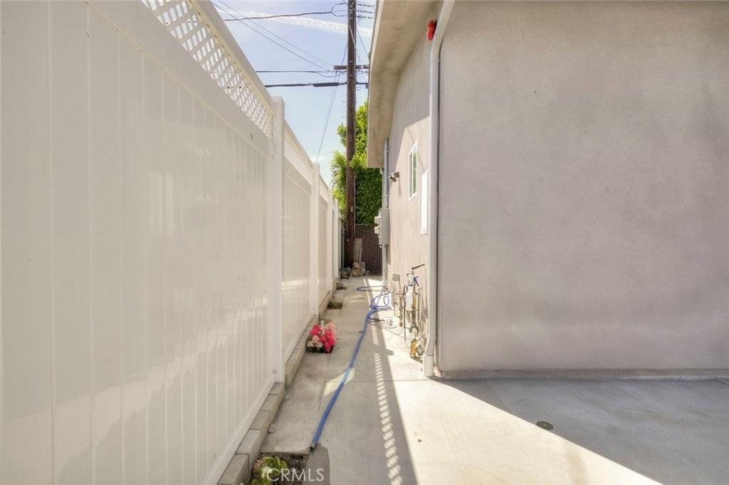 353 N Mariposa St - Photo 5 of 24