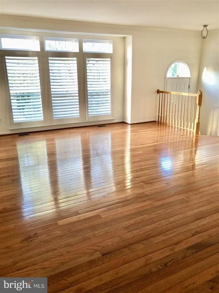 1981 Logan Manor Dr - Photo 2 of 28