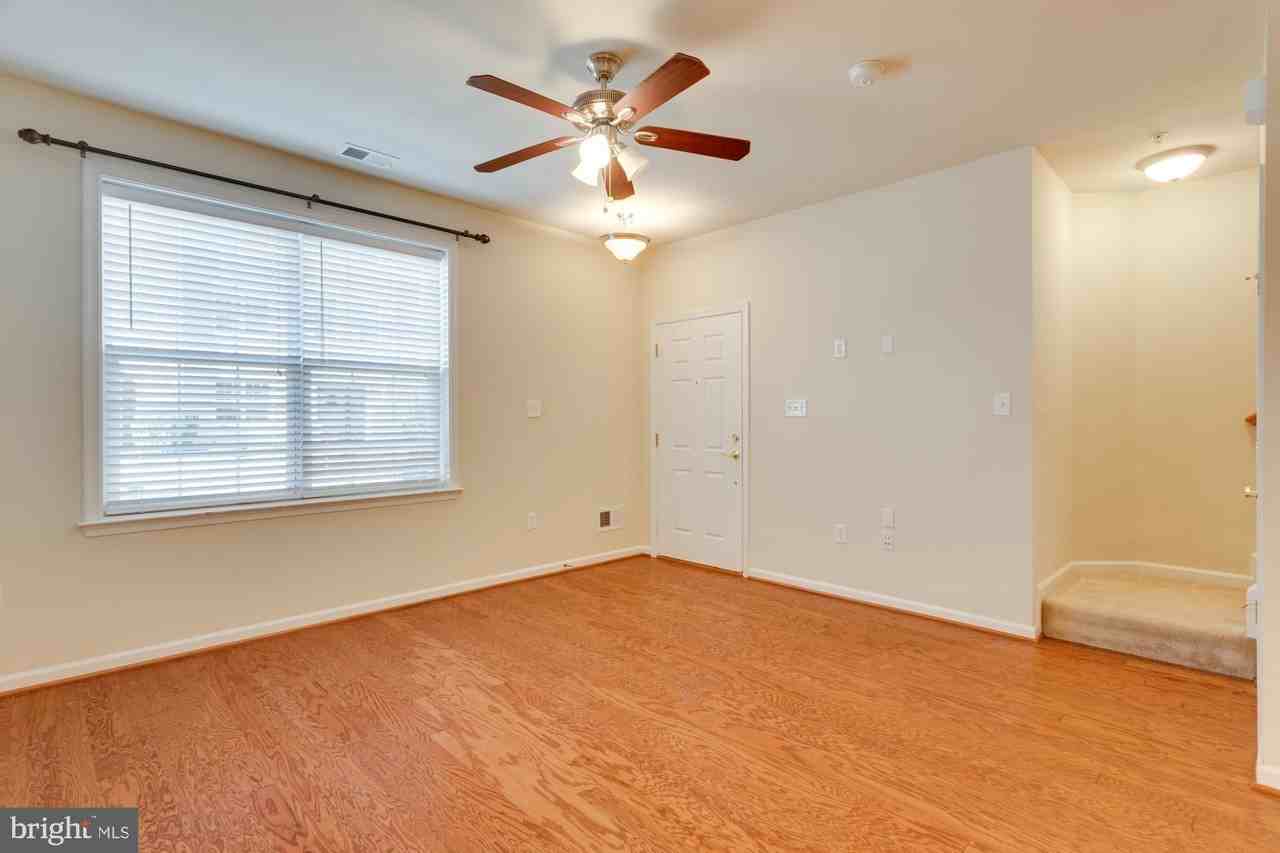 22720 Beacon Crest Ter - Photo 5 of 31