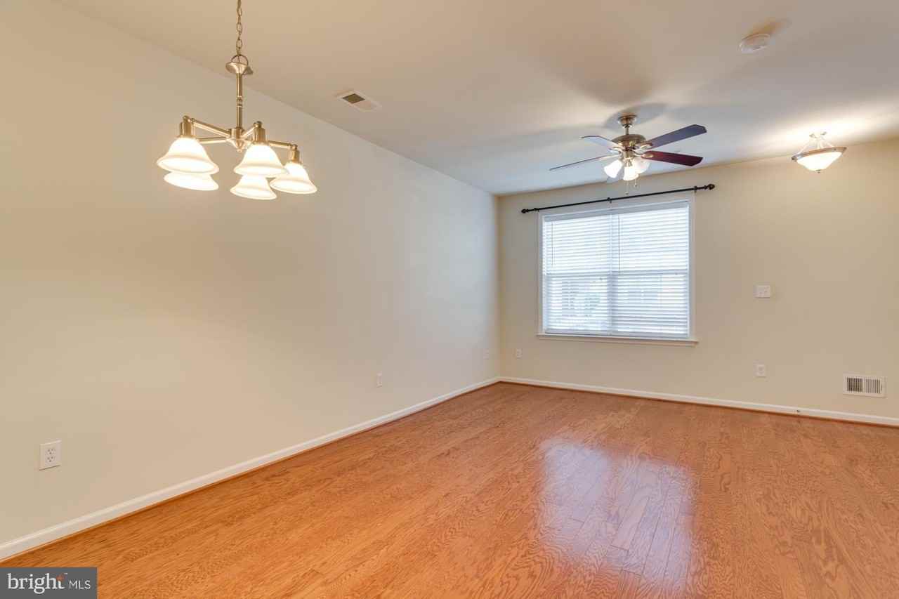 22720 Beacon Crest Ter - Photo 6 of 31