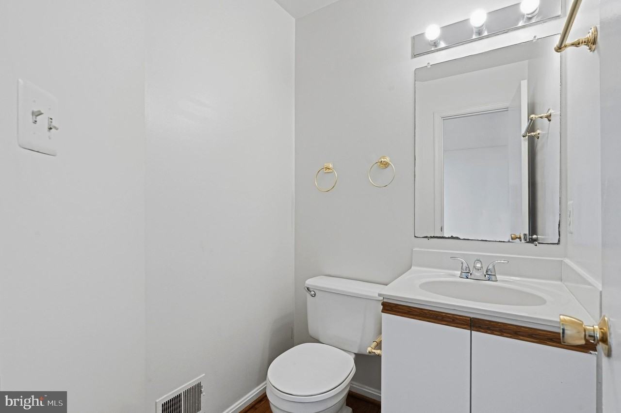 46695 Sandalwood Sq - Photo 6 of 26