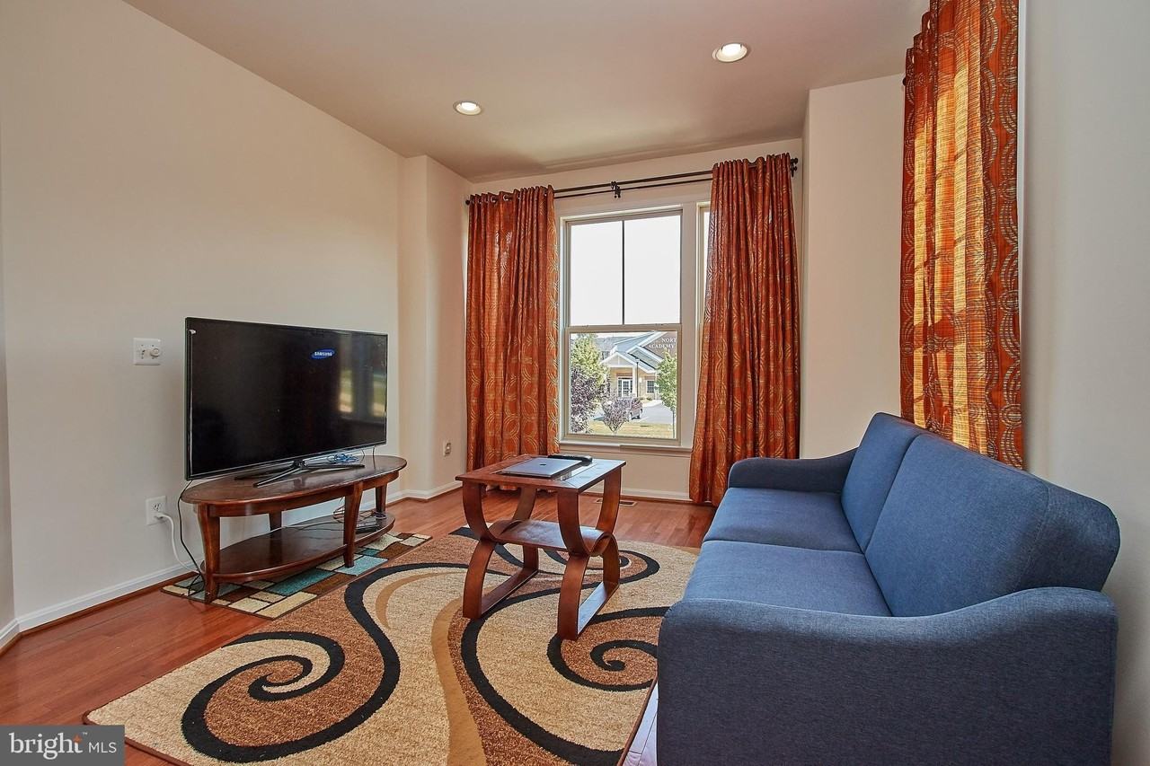 42649 Macauley Pl - Photo 4 of 30