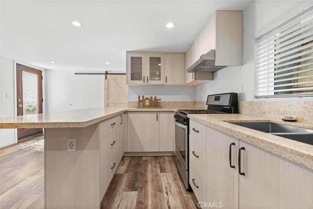 10533 Fernglen Ave - Photo 6 of 19