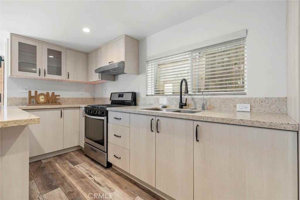 10533 Fernglen Ave - Photo 7 of 19