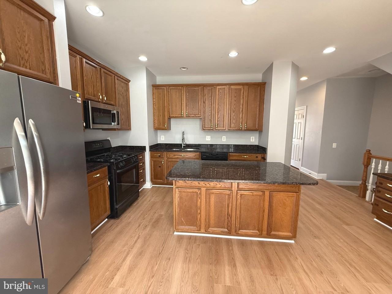 6866 Witton Cir - Photo 2 of 30