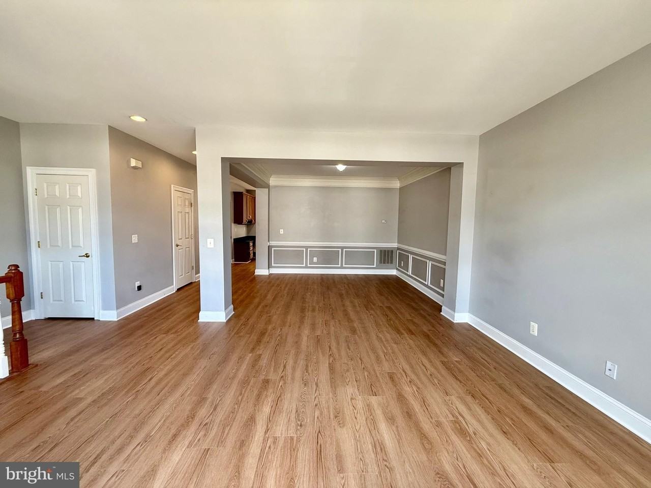 6866 Witton Cir - Photo 7 of 30