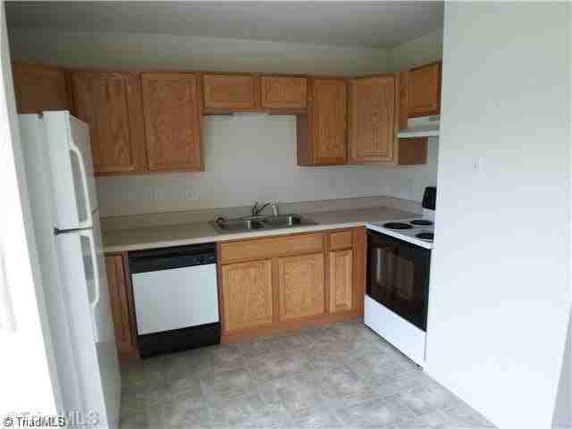 205 Nelson St #D - Photo 4 of 13