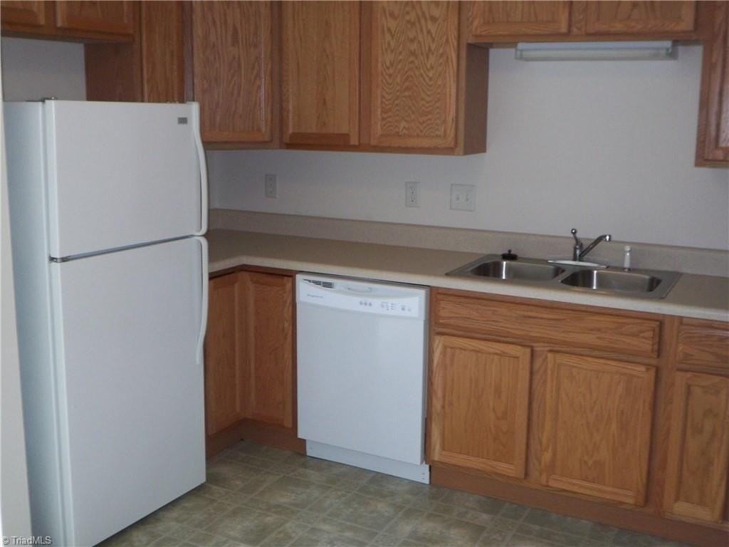 205 Nelson St #D - Photo 6 of 13