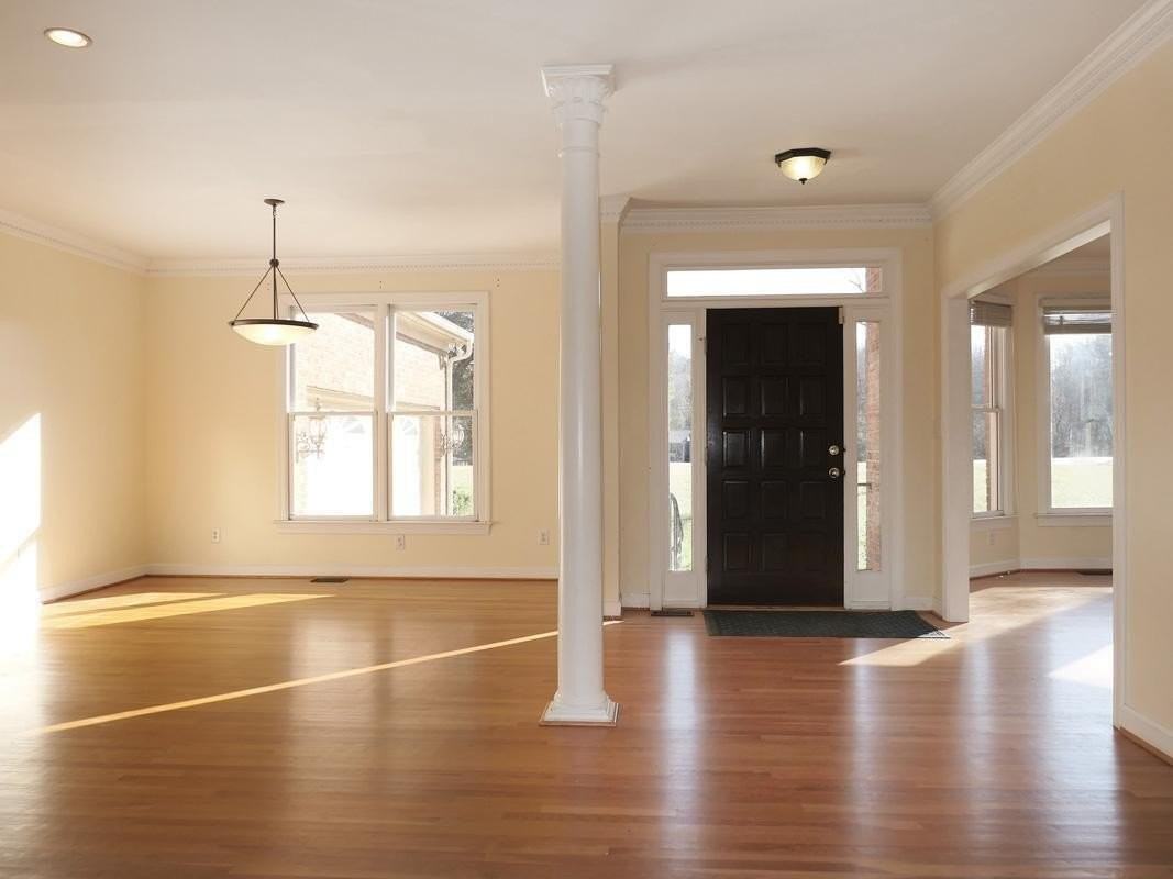 5330 Foxlair Rd - Photo 3 of 43