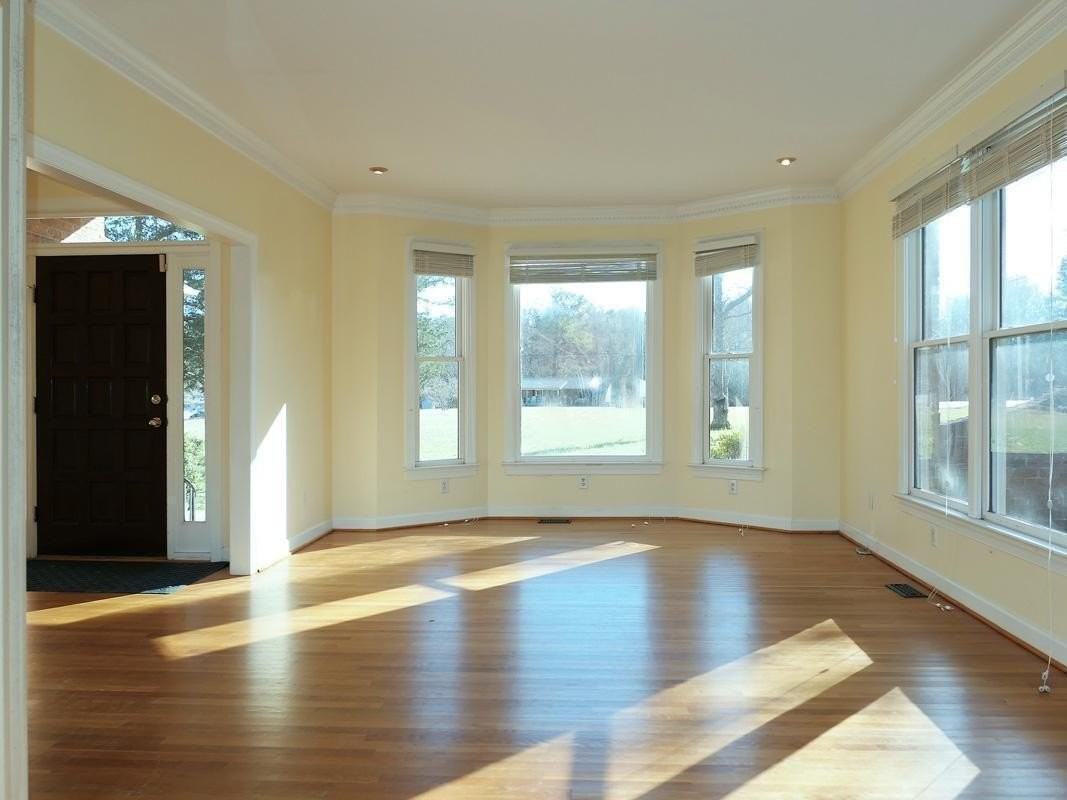 5330 Foxlair Rd - Photo 5 of 43