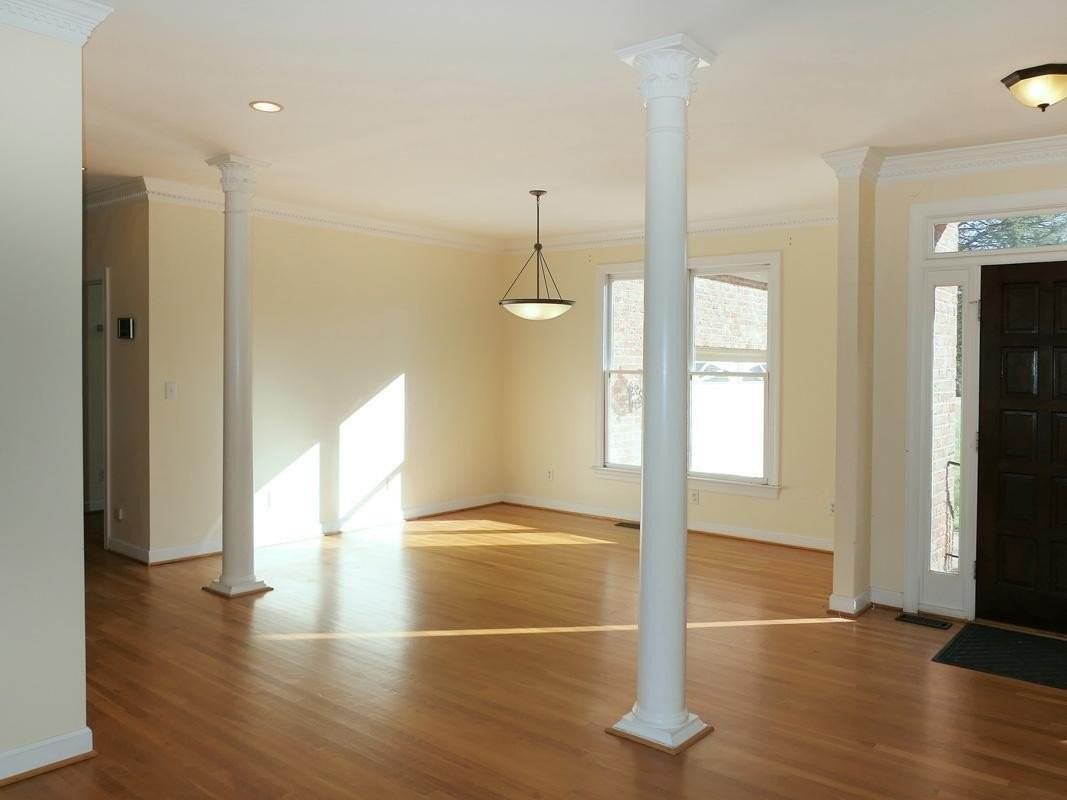 5330 Foxlair Rd - Photo 7 of 43