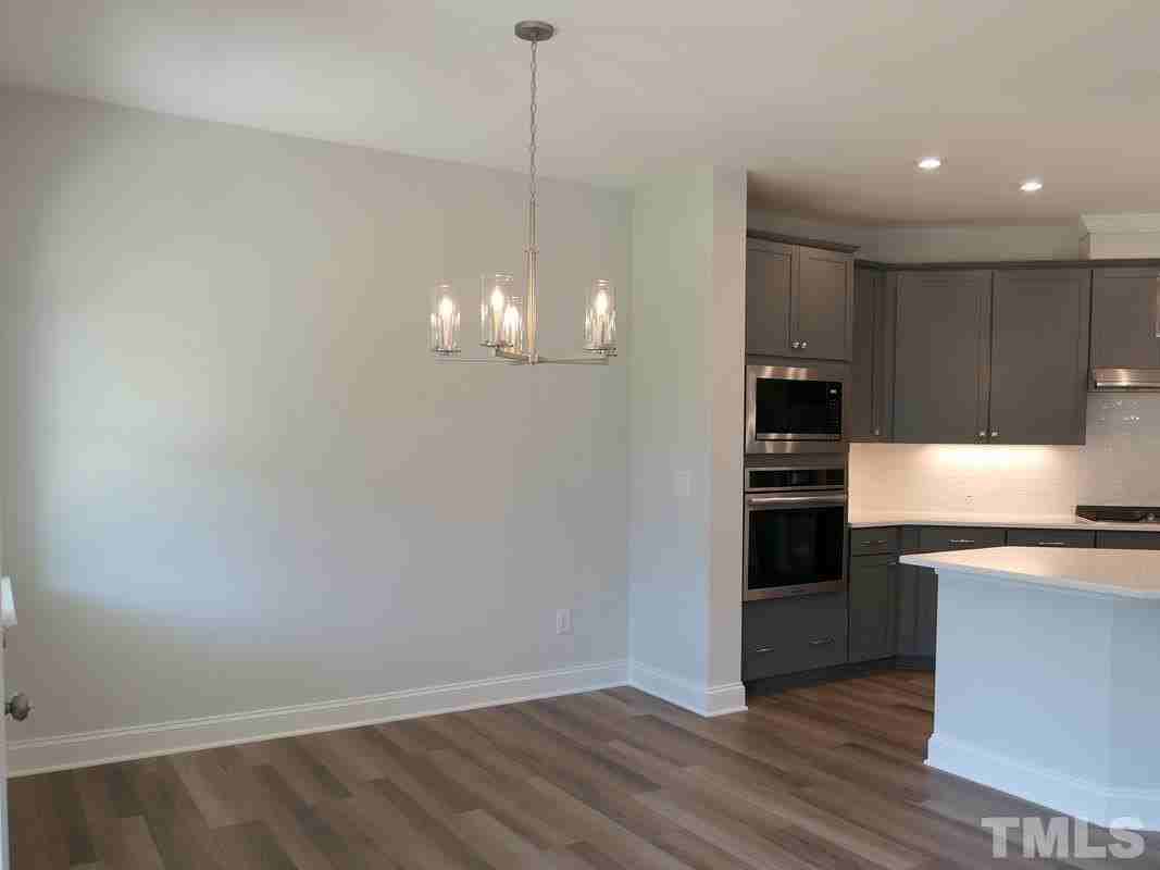 117 Deardom Way - Photo 6 of 37