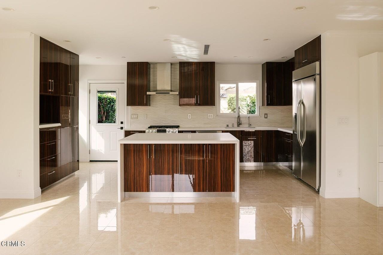 2506 Weston Pl - Photo 4 of 50