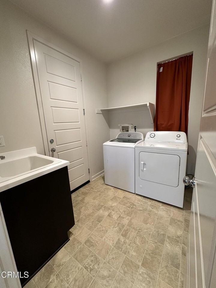 1217 Redbud St - Photo 4 of 8