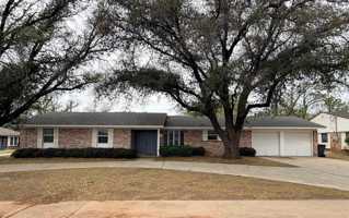 featured image of 3512 Fairway Blvd