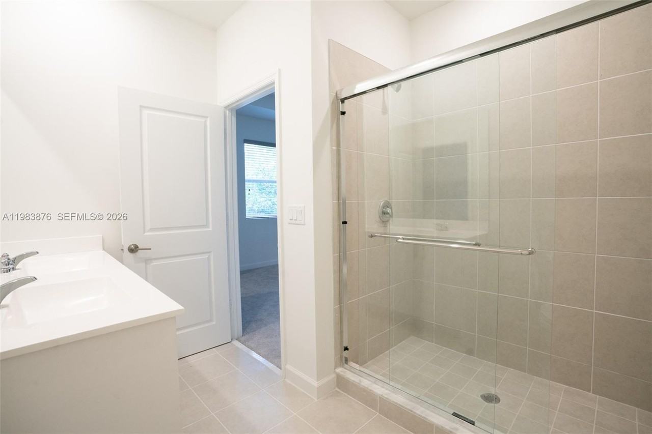 204 Nw 10th St - Photo 6 of 8