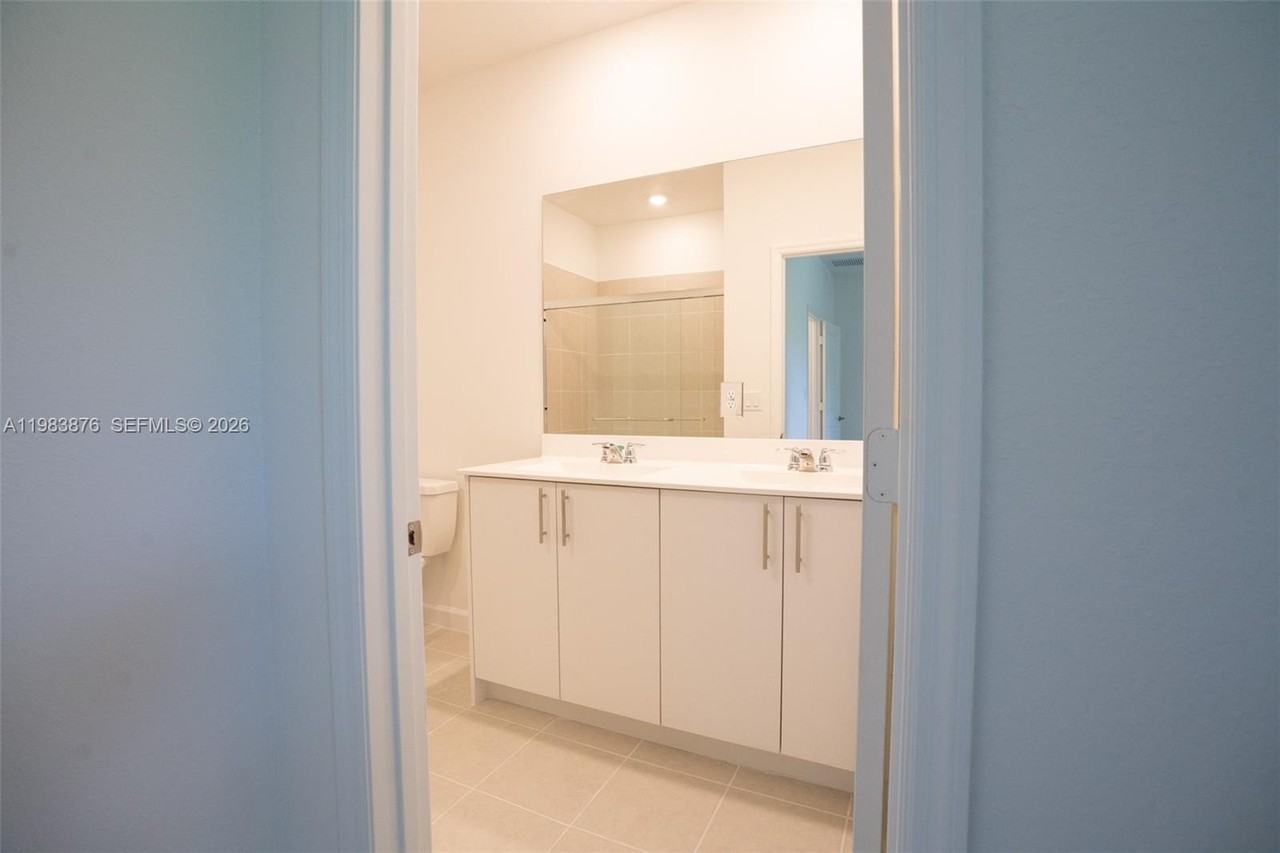 204 Nw 10th St - Photo 7 of 8