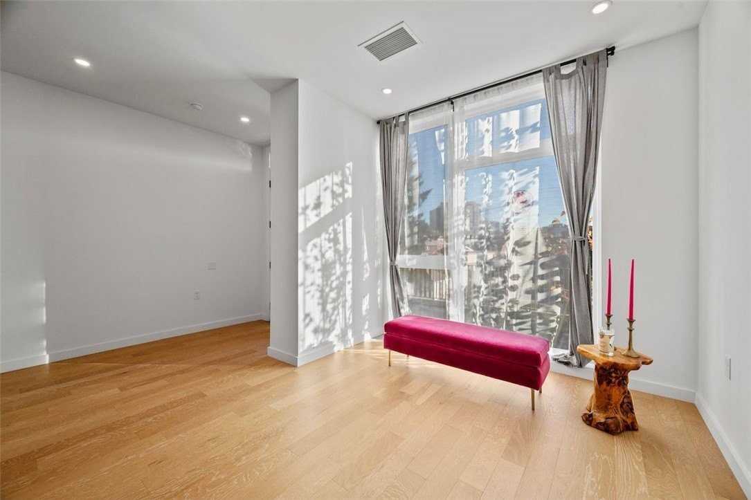 112 Burrows St - Photo 3 of 29