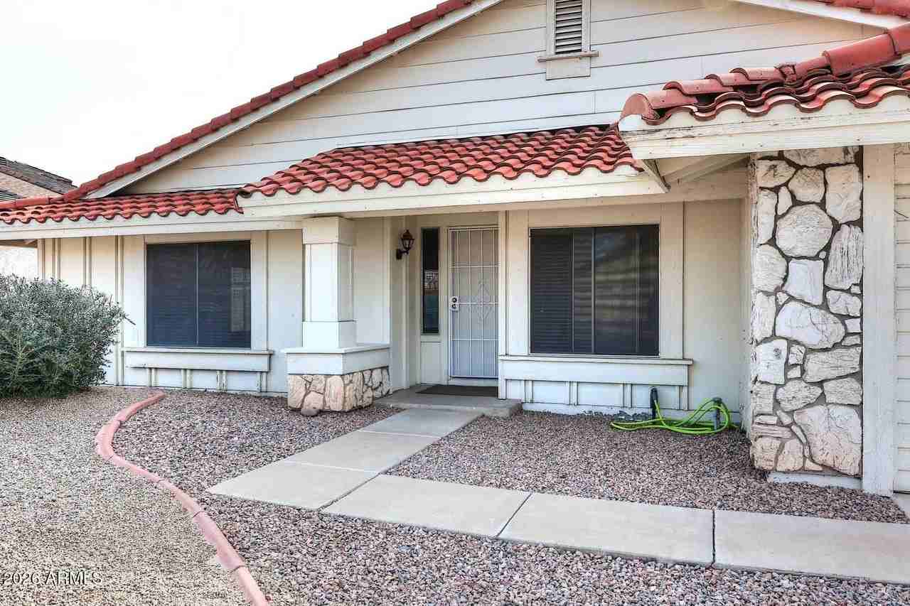 7827 W Jenan Dr - Photo 3 of 39