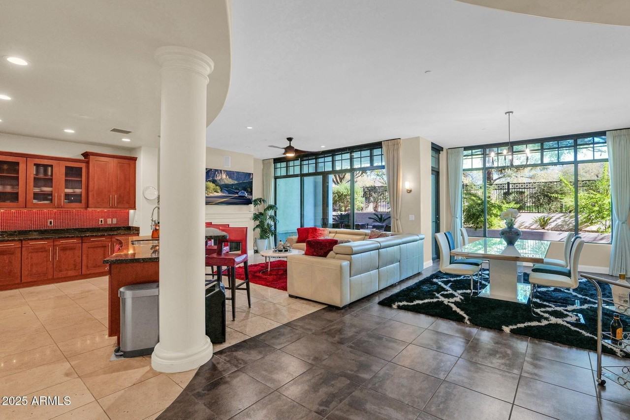 8 Biltmore Est Unit 116